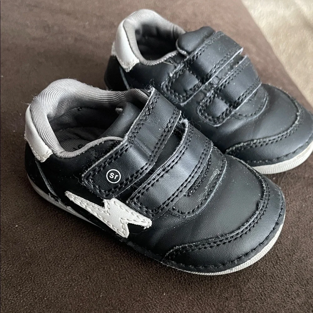 Stride Rite Black and White Kids Sneakers - Picture 1 of 3